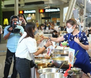 งานตลาดนัดอาหารเป็นยากับดาราเดลี่ ณ เดอะไนน์พระราม 9