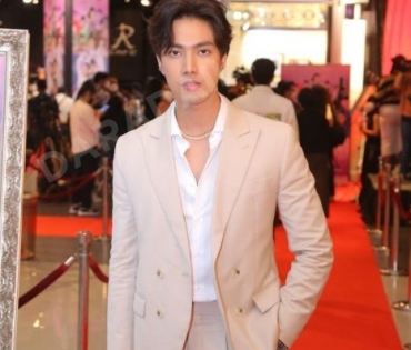 รอบปฐมทัศน์ ลิขิตรักชิงบัลลังก์  