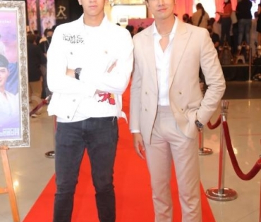 รอบปฐมทัศน์ ลิขิตรักชิงบัลลังก์  
