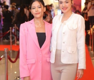 รอบปฐมทัศน์ ลิขิตรักชิงบัลลังก์  