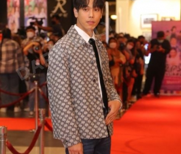 รอบปฐมทัศน์ ลิขิตรักชิงบัลลังก์  