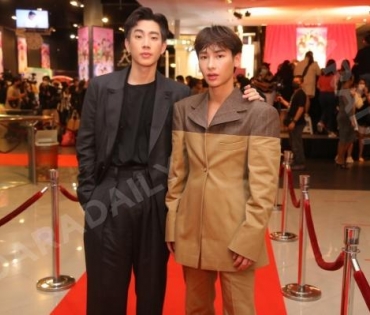 รอบปฐมทัศน์ ลิขิตรักชิงบัลลังก์  