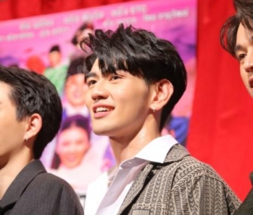 รอบปฐมทัศน์ ลิขิตรักชิงบัลลังก์  
