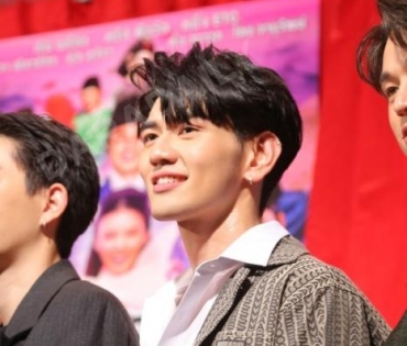 รอบปฐมทัศน์ ลิขิตรักชิงบัลลังก์  