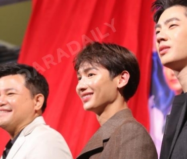 รอบปฐมทัศน์ ลิขิตรักชิงบัลลังก์  