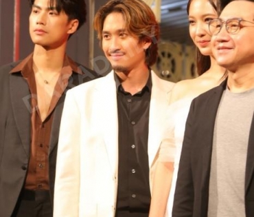 รอบปฐมทัศน์ ลิขิตรักชิงบัลลังก์  
