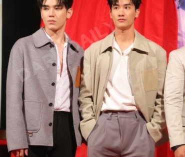 รอบปฐมทัศน์ ลิขิตรักชิงบัลลังก์  