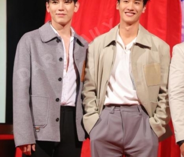 รอบปฐมทัศน์ ลิขิตรักชิงบัลลังก์  