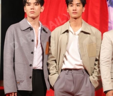 รอบปฐมทัศน์ ลิขิตรักชิงบัลลังก์  