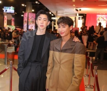 รอบปฐมทัศน์ ลิขิตรักชิงบัลลังก์  