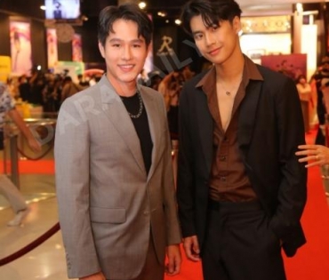 รอบปฐมทัศน์ ลิขิตรักชิงบัลลังก์  