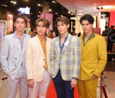 รอบปฐมทัศน์ ลิขิตรักชิงบัลลังก์  