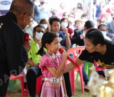 เปิดเวทีคอนเสิร์ตชุมทางดาวทองยิ่งใหญ่ “แซ็ค ชุมแพ” นำทีมศิลปินเซเว่นสตาร์ และกว่าอีก 30 ชีวิต 