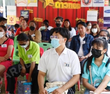 เปิดเวทีคอนเสิร์ตชุมทางดาวทองยิ่งใหญ่ “แซ็ค ชุมแพ” นำทีมศิลปินเซเว่นสตาร์ และกว่าอีก 30 ชีวิต 