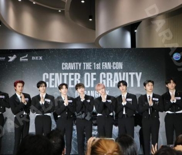 บรรยากาศงานแถลงข่าว 2022 CRAVITY THE FIRST FAN-CON "CENTER OF GRAVITY" IN BANGKOK