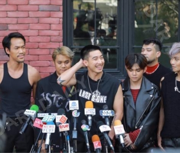 บรรยากาศการถ่ายทำมิวสิควีดีโอ “โตโน่ ภาคิน” เพลงสะกดทัพ