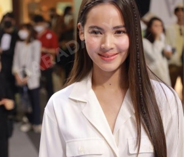 เปิดตัวคอลเลคชั่น “UNIQLO Spring/Summer 2023” พบกับ ญาญ่า อุรัสยา, แอน ทองประสม, ติ๊ก เจษฎาภรณ์, อ๊ะอาย 4EVE