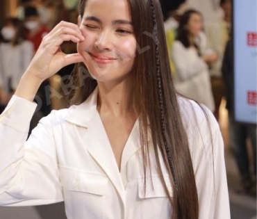 เปิดตัวคอลเลคชั่น “UNIQLO Spring/Summer 2023” พบกับ ญาญ่า อุรัสยา, แอน ทองประสม, ติ๊ก เจษฎาภรณ์, อ๊ะอาย 4EVE