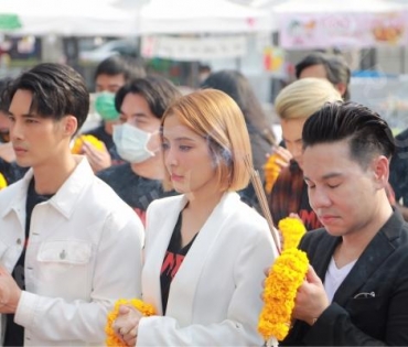 พิธีบวงสรวงภาพยนตร์ เรื่อง“กุมาร” พร้อมด้วยทีมนักแสดง นำโดย เด่นคุณ งามเนตร , พิ้งกี้ สาวิกา ไชยเดช