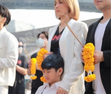 พิธีบวงสรวงภาพยนตร์ เรื่อง“กุมาร” พร้อมด้วยทีมนักแสดง นำโดย เด่นคุณ งามเนตร , พิ้งกี้ สาวิกา ไชยเดช