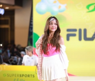 บรรยากาศงาน "Supersports Summer Fashion Show 2023" พบ "ปราง-กัญญ์ณรัณ" และสองหนุ่ม "หยิ่น-วอร์"