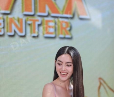 "Wink Whitex 3rd Davika Presenter" พบกับนางเอกสาวผิวใส "ใหม่ ดาวิกา โอร์เน่"