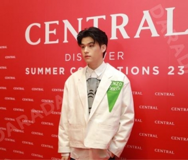 แฟชั่นสุดยิ่งใหญ่แห่งปีของห้างเซ็นทรัลกับงาน “Central Edition” พบกับ ต่อ-ธนภพ ลีรัตนขจร, มิว-นิษฐา 