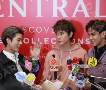 แฟชั่นสุดยิ่งใหญ่แห่งปีของห้างเซ็นทรัลกับงาน “Central Edition” พบกับ ต่อ-ธนภพ ลีรัตนขจร, มิว-นิษฐา 