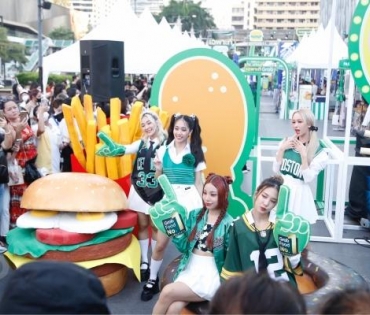 บรรยากาศงาน "วินทุกเกมกินทั่วไทย เฉพาะที่ Grab" นำโดย เบลล่า ราณี, เจมีไนน์ โฟร์ท