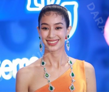 "BeautyGems" แฟชั่นโชว์คอลเล็กชั่น "Sping&Summer 2023" ร่วมกับน้ำหอม "Sisley" 6 กลิ่นใหม่ล่าสุดพร้อมพบกับ "มิ้นต์ ชาลิดา"