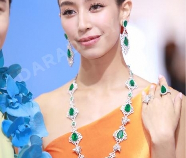 "BeautyGems" แฟชั่นโชว์คอลเล็กชั่น "Sping&Summer 2023" ร่วมกับน้ำหอม "Sisley" 6 กลิ่นใหม่ล่าสุดพร้อมพบกับ "มิ้นต์ ชาลิดา"