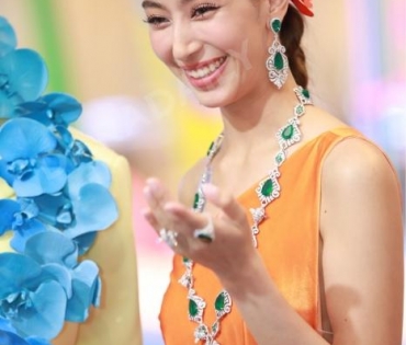 "BeautyGems" แฟชั่นโชว์คอลเล็กชั่น "Sping&Summer 2023" ร่วมกับน้ำหอม "Sisley" 6 กลิ่นใหม่ล่าสุดพร้อมพบกับ "มิ้นต์ ชาลิดา"