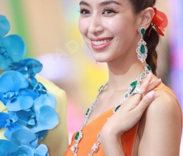 "BeautyGems" แฟชั่นโชว์คอลเล็กชั่น "Sping&Summer 2023" ร่วมกับน้ำหอม "Sisley" 6 กลิ่นใหม่ล่าสุดพร้อมพบกับ "มิ้นต์ ชาลิดา"