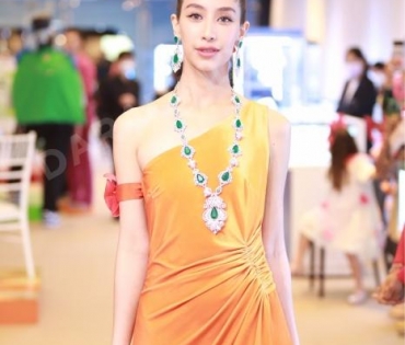 "BeautyGems" แฟชั่นโชว์คอลเล็กชั่น "Sping&Summer 2023" ร่วมกับน้ำหอม "Sisley" 6 กลิ่นใหม่ล่าสุดพร้อมพบกับ "มิ้นต์ ชาลิดา"