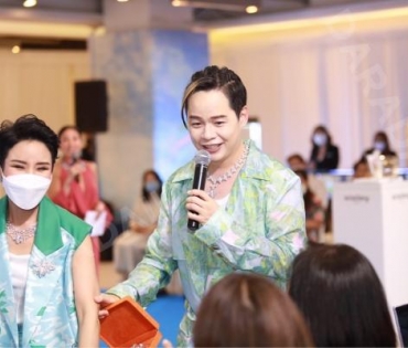 "BeautyGems" แฟชั่นโชว์คอลเล็กชั่น "Sping&Summer 2023" ร่วมกับน้ำหอม "Sisley" 6 กลิ่นใหม่ล่าสุดพร้อมพบกับ "มิ้นต์ ชาลิดา"