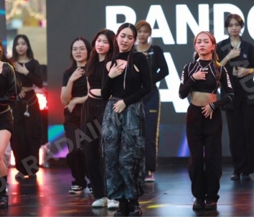 ICONSIAM DANCETOPIA COMPETITION Season 2 ชมโชว์สุดพิเศษกับการเต้นคัฟเวอร์แดนซ์ จากนักแสดงสาว มิน พีชญา วัฒนามนตรี