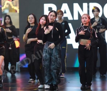 ICONSIAM DANCETOPIA COMPETITION Season 2 ชมโชว์สุดพิเศษกับการเต้นคัฟเวอร์แดนซ์ จากนักแสดงสาว มิน พีชญา วัฒนามนตรี