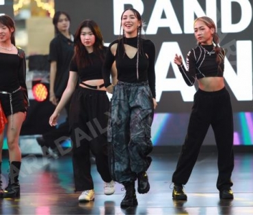 ICONSIAM DANCETOPIA COMPETITION Season 2 ชมโชว์สุดพิเศษกับการเต้นคัฟเวอร์แดนซ์ จากนักแสดงสาว มิน พีชญา วัฒนามนตรี