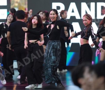 ICONSIAM DANCETOPIA COMPETITION Season 2 ชมโชว์สุดพิเศษกับการเต้นคัฟเวอร์แดนซ์ จากนักแสดงสาว มิน พีชญา วัฒนามนตรี