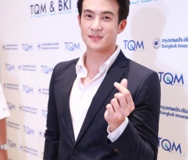 พบหนุ่มสุดฮอต "เจมส์ มาร์" กับงานแถลงข่าว TQM & BKI คุ้มครองทุกความสำเร็จของ "มนุษย์เงินเดือน"