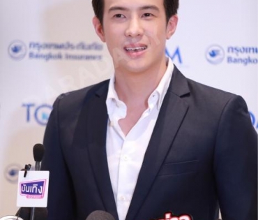 พบหนุ่มสุดฮอต "เจมส์ มาร์" กับงานแถลงข่าว TQM & BKI คุ้มครองทุกความสำเร็จของ "มนุษย์เงินเดือน"