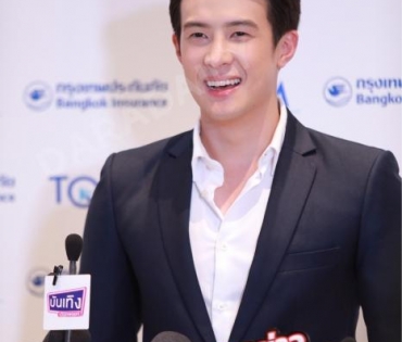 พบหนุ่มสุดฮอต "เจมส์ มาร์" กับงานแถลงข่าว TQM & BKI คุ้มครองทุกความสำเร็จของ "มนุษย์เงินเดือน"