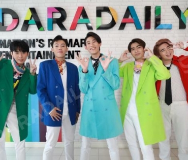 วง Di-X (สังกัดค่าย AR Entertainment ) เข้ามาโปรโมทผลงานกับดาราเดลี่