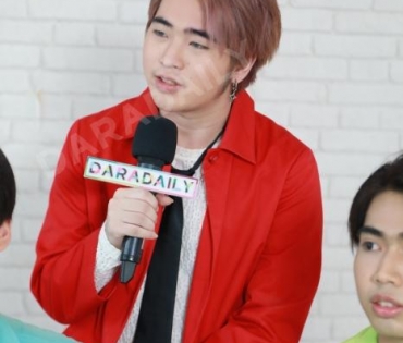 วง Di-X (สังกัดค่าย AR Entertainment ) เข้ามาโปรโมทผลงานกับดาราเดลี่