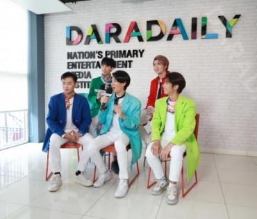 วง Di-X (สังกัดค่าย AR Entertainment ) เข้ามาโปรโมทผลงานกับดาราเดลี่