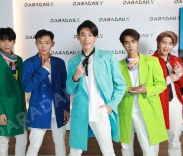 วง Di-X (สังกัดค่าย AR Entertainment ) เข้ามาโปรโมทผลงานกับดาราเดลี่