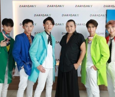 วง Di-X (สังกัดค่าย AR Entertainment ) เข้ามาโปรโมทผลงานกับดาราเดลี่