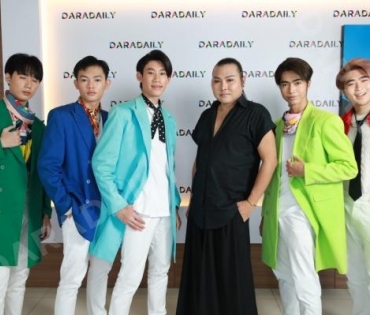 วง Di-X (สังกัดค่าย AR Entertainment ) เข้ามาโปรโมทผลงานกับดาราเดลี่