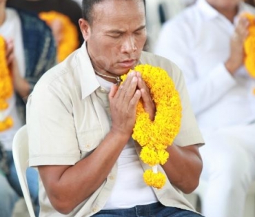 บรรยากาศพิธีบวงสรวงละคร “ดอกหญ้าป่าคอนกรีต”  นำแสดงโดย ตูมตาม-ยุทธนา, ไข่มุก-รุ่งรัตน์