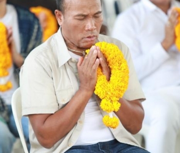 บรรยากาศพิธีบวงสรวงละคร “ดอกหญ้าป่าคอนกรีต”  นำแสดงโดย ตูมตาม-ยุทธนา, ไข่มุก-รุ่งรัตน์